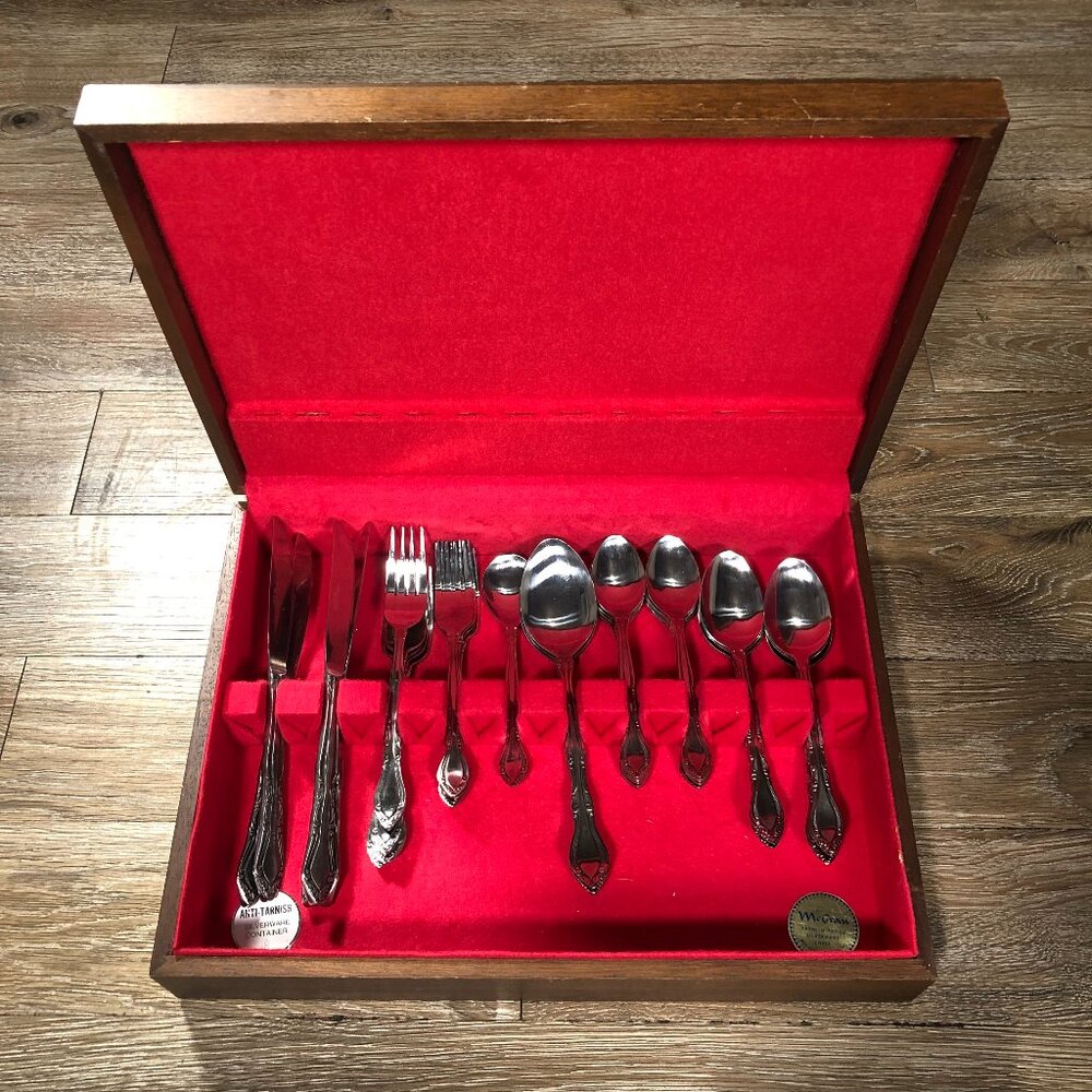 Rogers Stainless Korea "Auberge Scroll" Stanley Roberts Silverware 40 Pieces Vtg